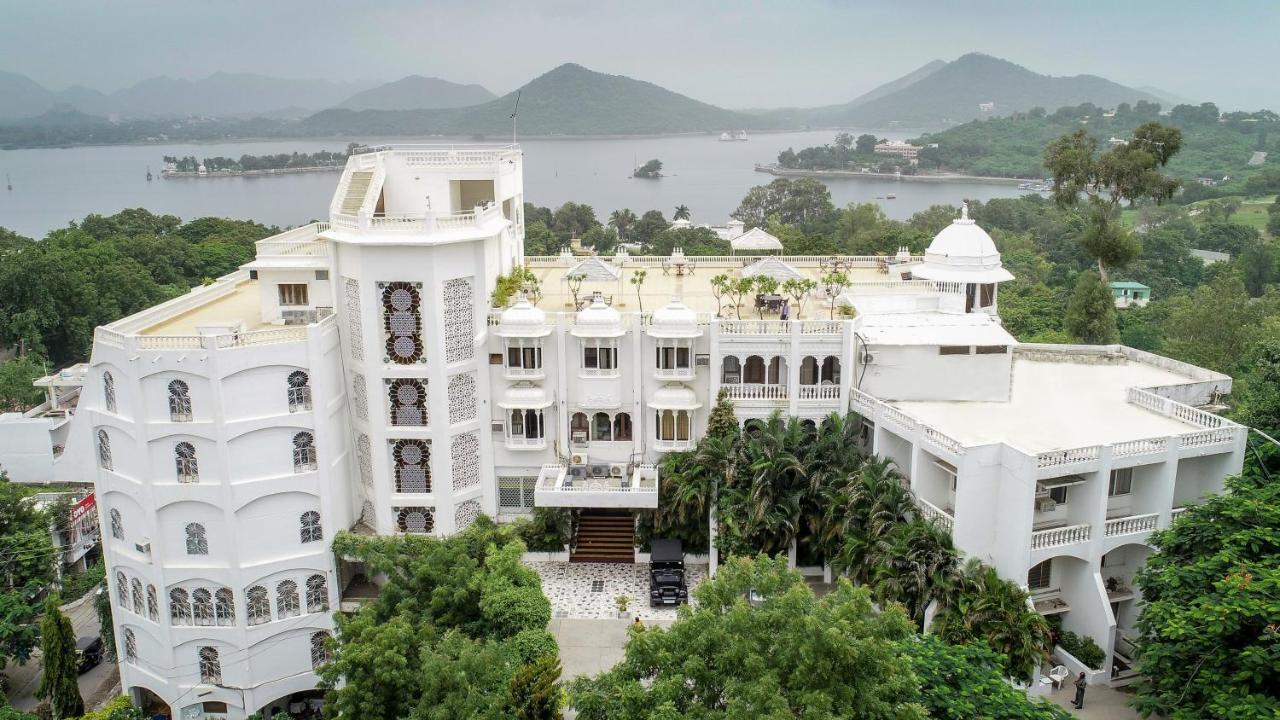 Hotel Hilltop Palace Udaipur Exteriör bild