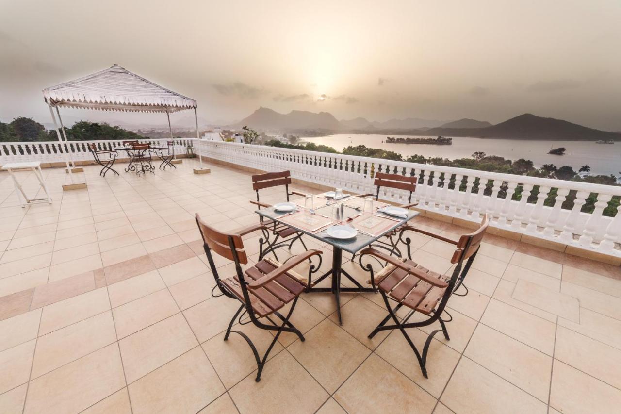 Hotel Hilltop Palace Udaipur Exteriör bild