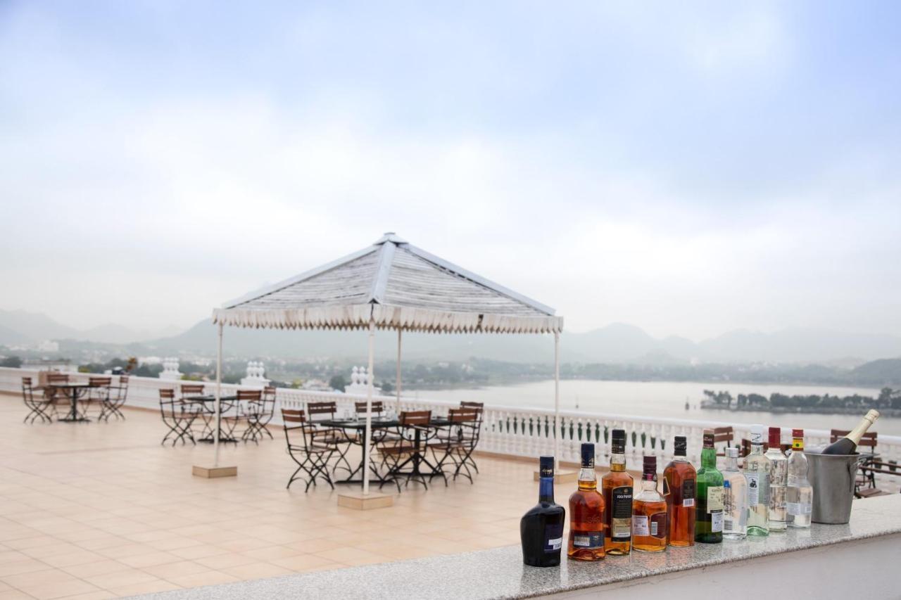 Hotel Hilltop Palace Udaipur Exteriör bild