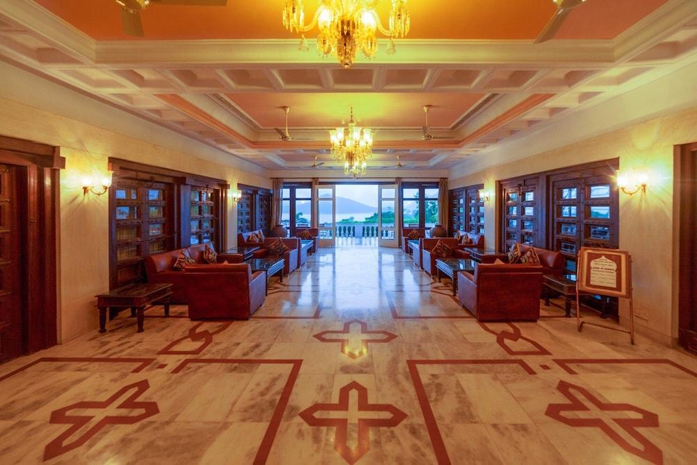 Hotel Hilltop Palace Udaipur Exteriör bild